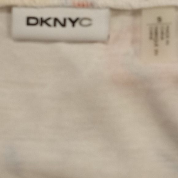 DKNYC Floral Print Sleeveless Chiffon Blouse - Picture 15 of 15